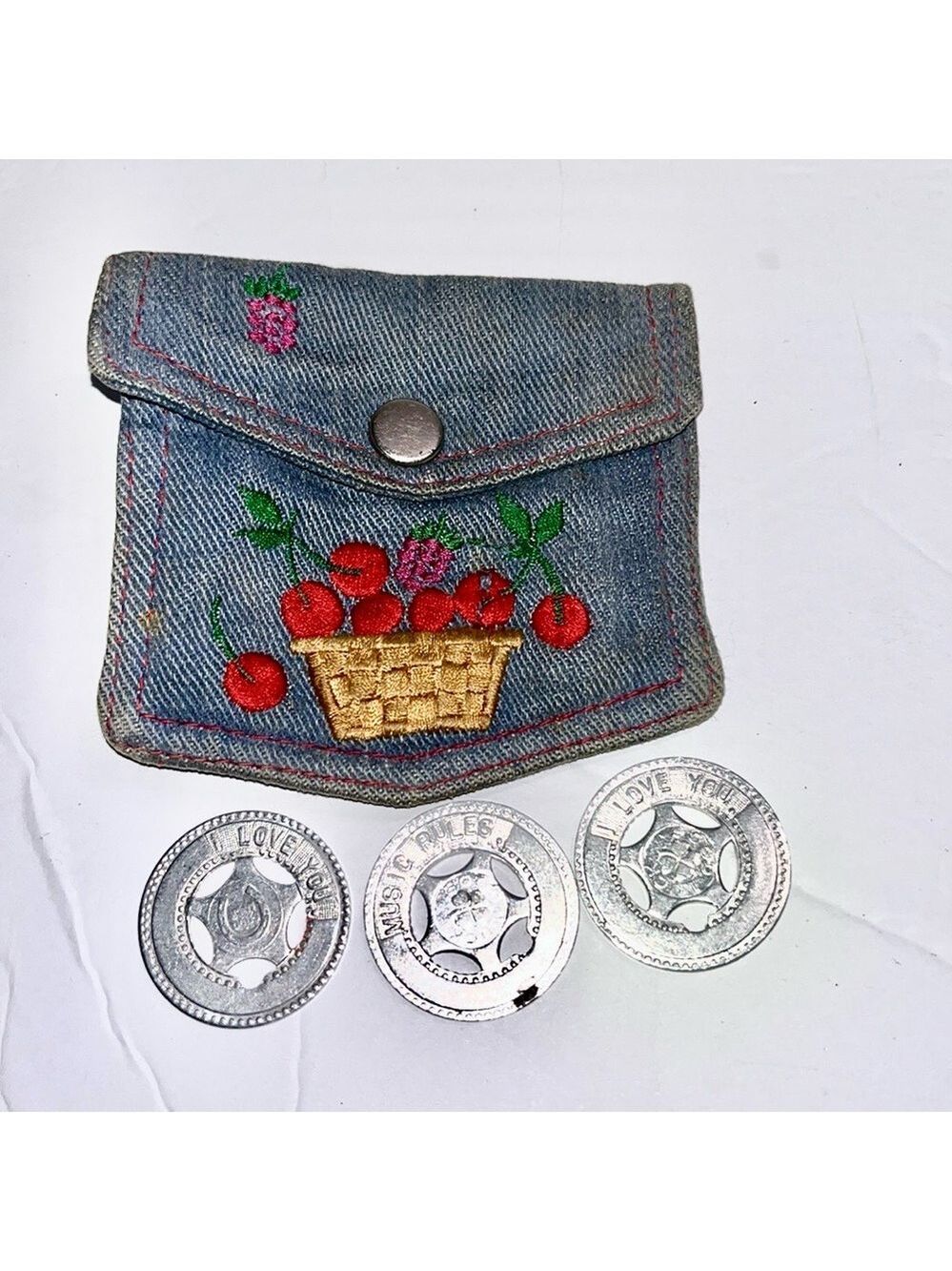 Vintage denim cherry basket coin purse • button pouch • with lucky coins - Picture 3 of 9